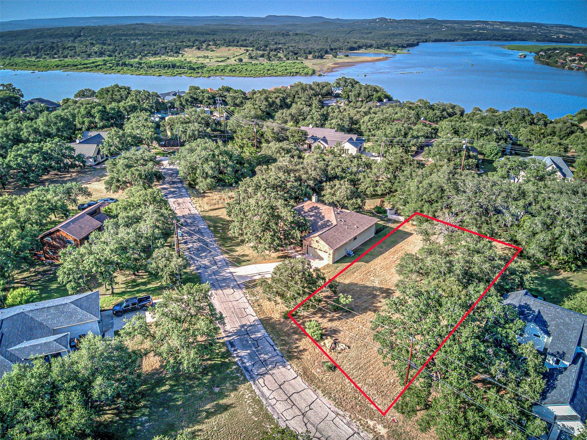 311 Bedford DR, Spicewood, TX 78669