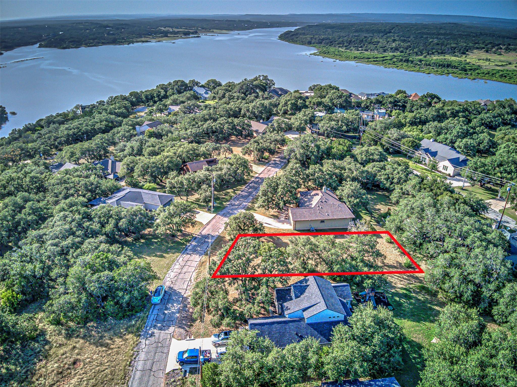 311 Bedford DR, Spicewood, TX 78669