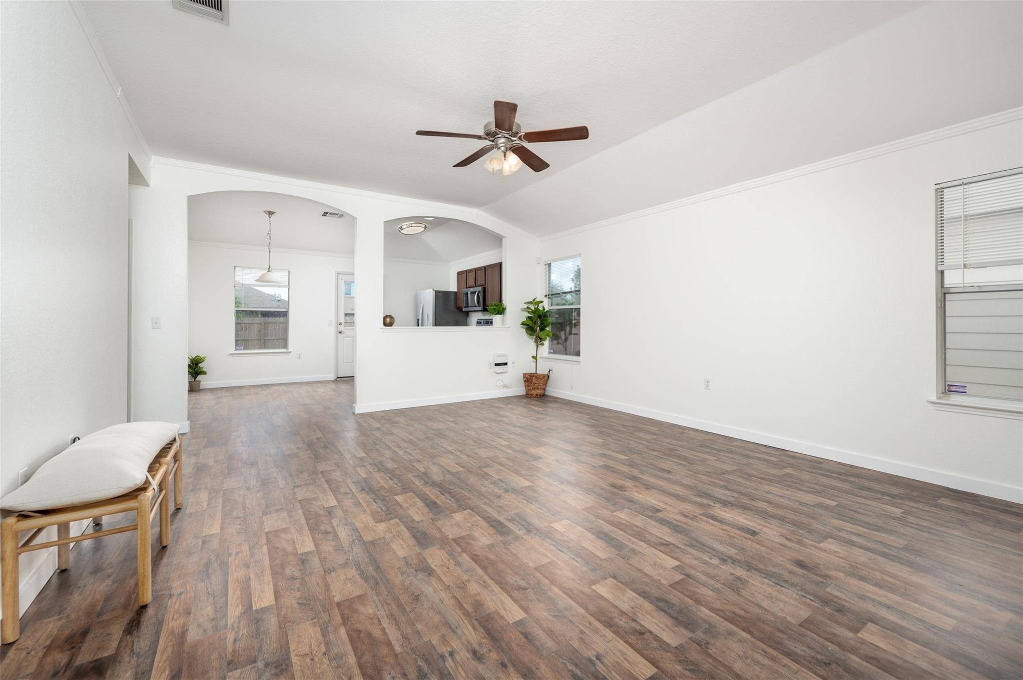 13009 Noche Clara DR, Del Valle, TX 78617