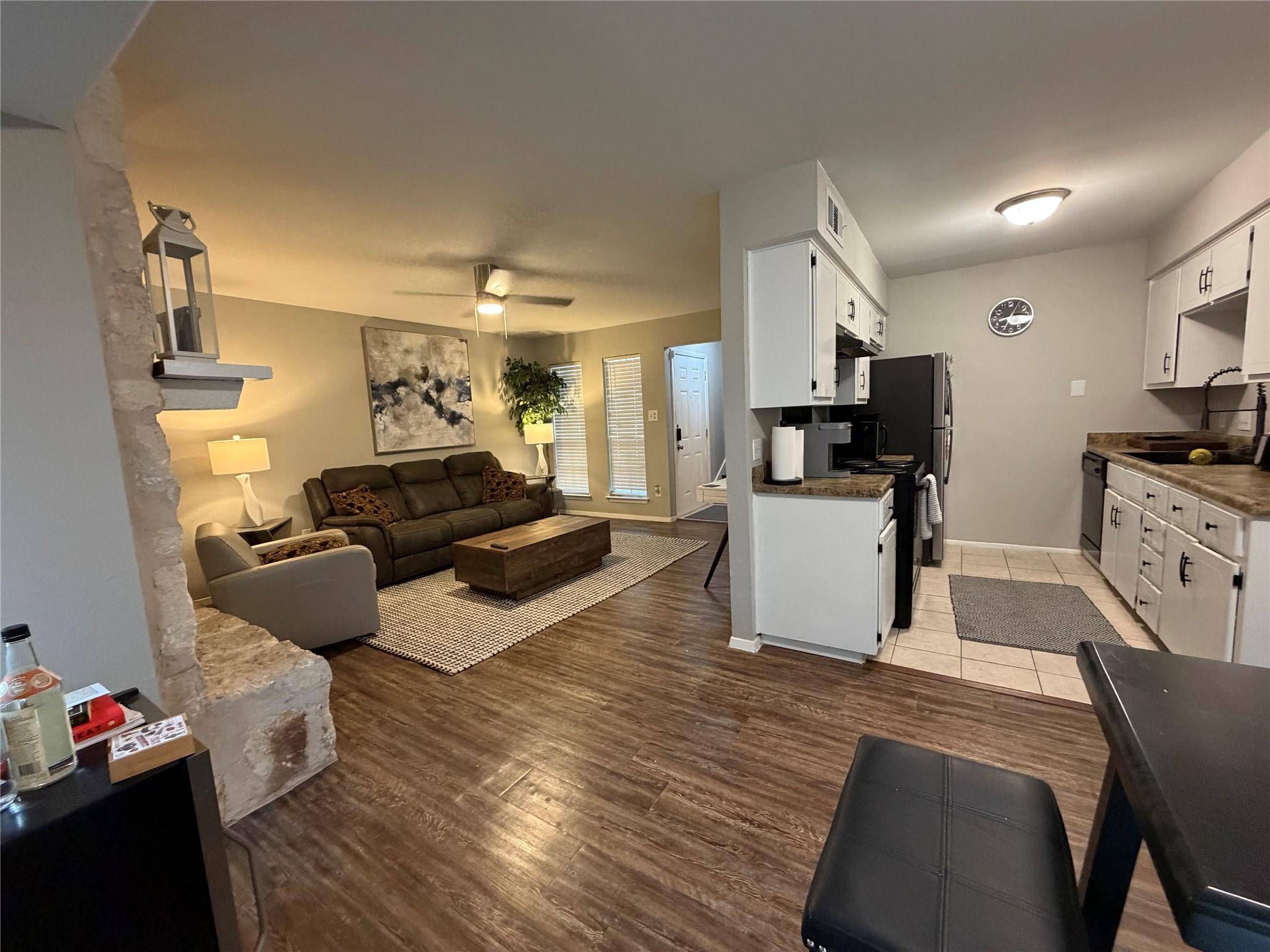 1400 Vista Ridge CV #B, Austin, TX 78754