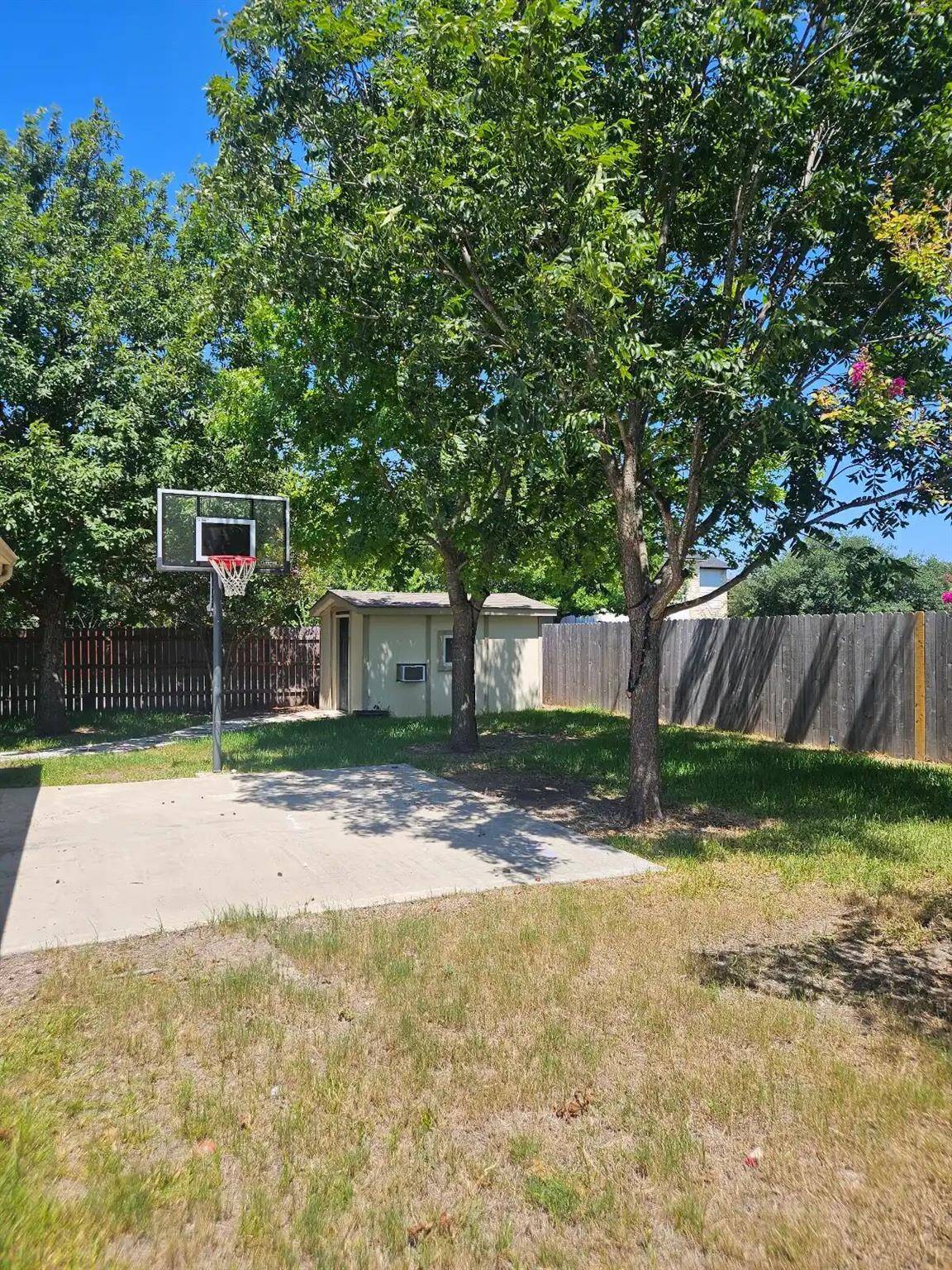 230 Rinehardt ST, Hutto, TX 78634