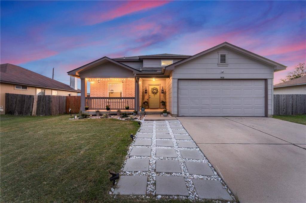 908 Stewart DR W, Hutto, TX 78634