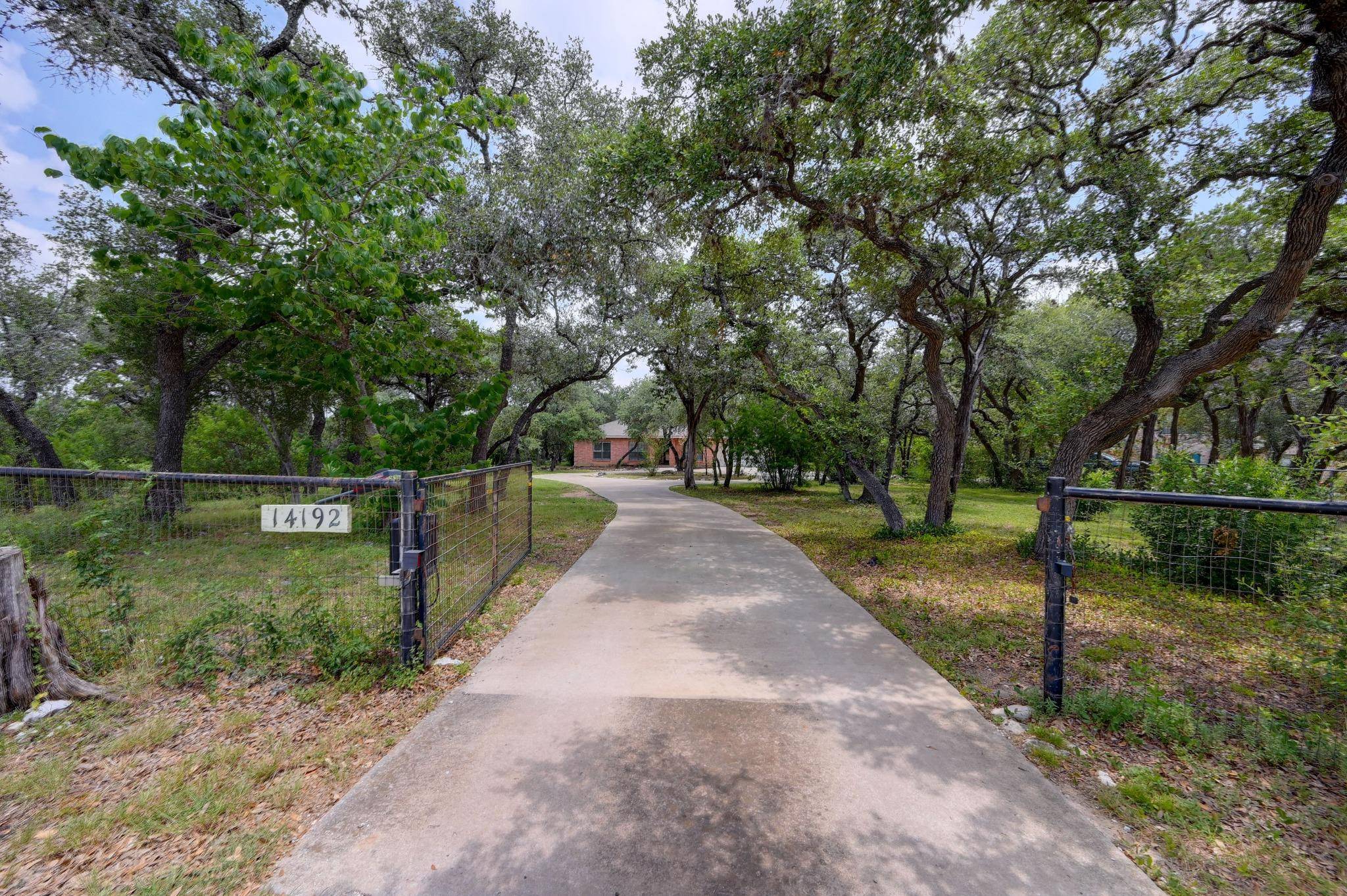14192 Antonio DR, Helotes, TX 78023