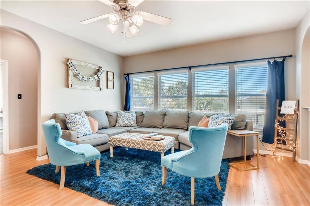 1405 Augusta Bend DR, Hutto, TX 78634