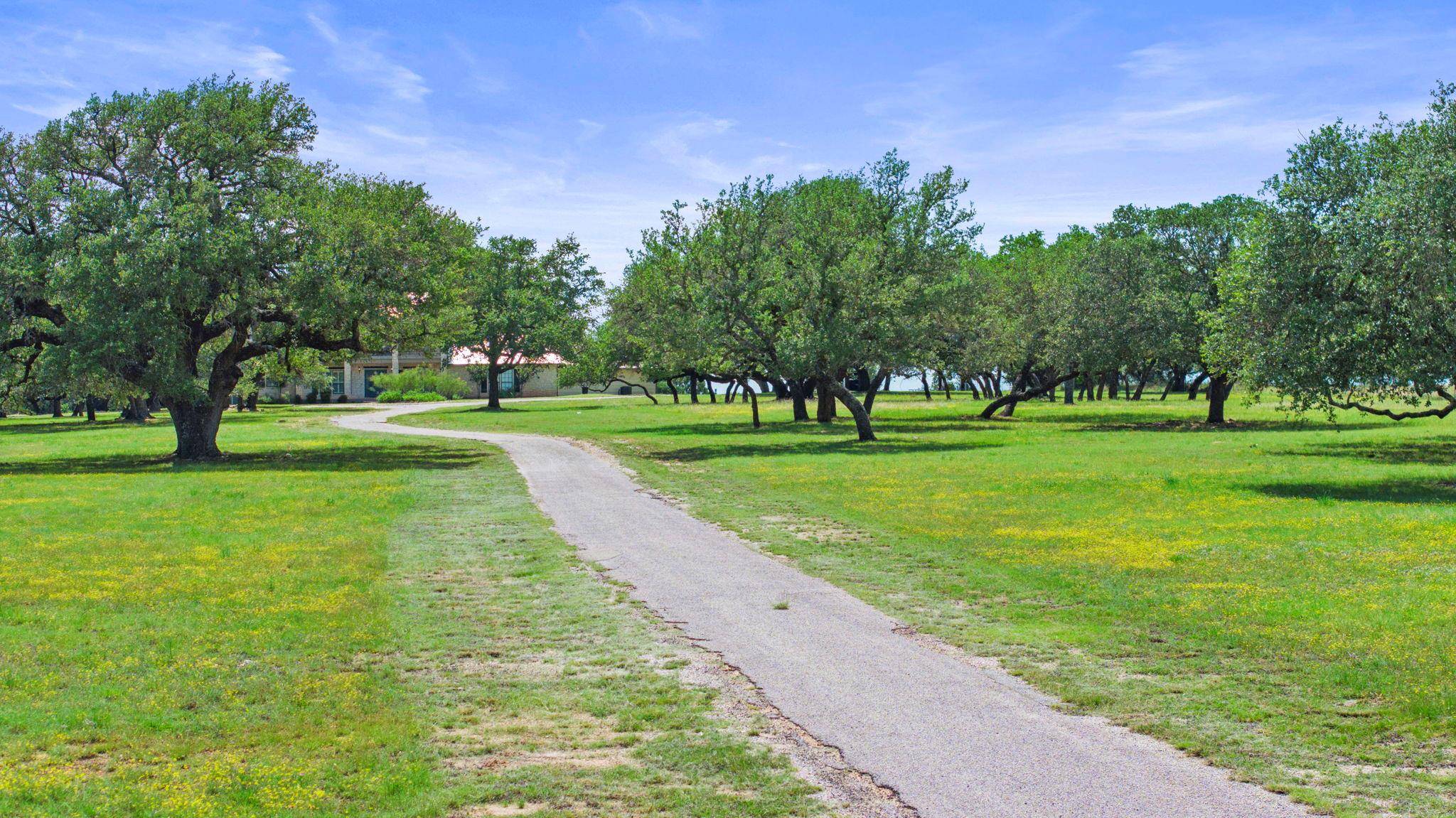 539 Oak Vista DR, Burnet, TX 78611