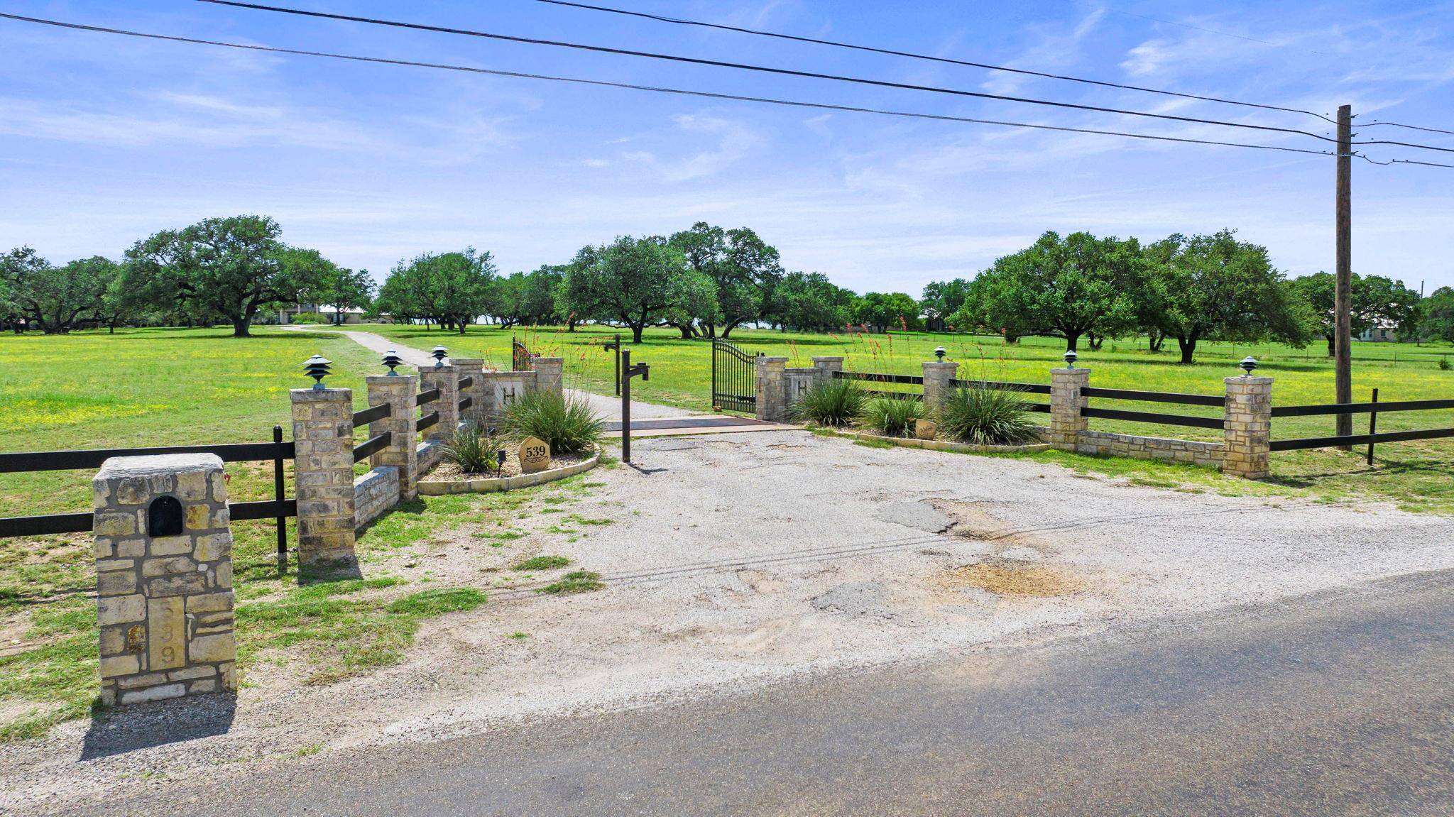 539 Oak Vista DR, Burnet, TX 78611