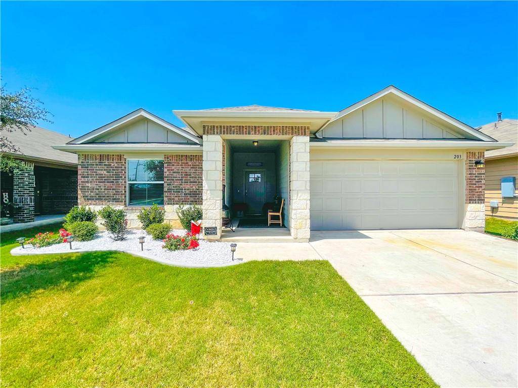 203 Seaholm LN, Hutto, TX 78634