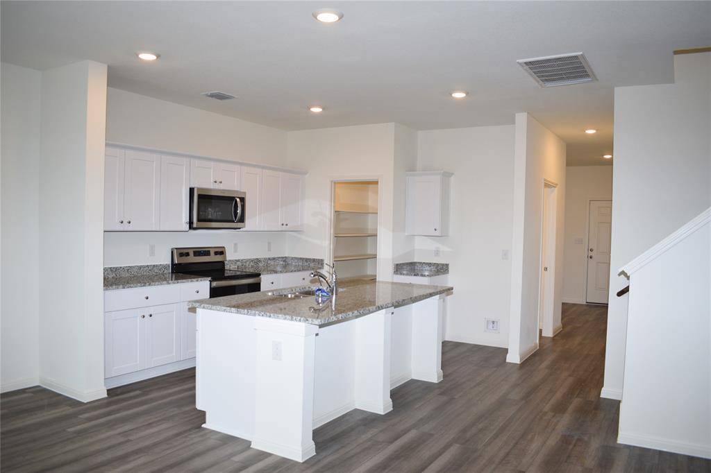431 Robins Nest LN, Kyle, TX 78640