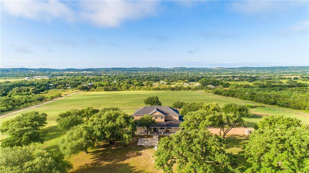 488 Bailey LN, Spicewood, TX 78669