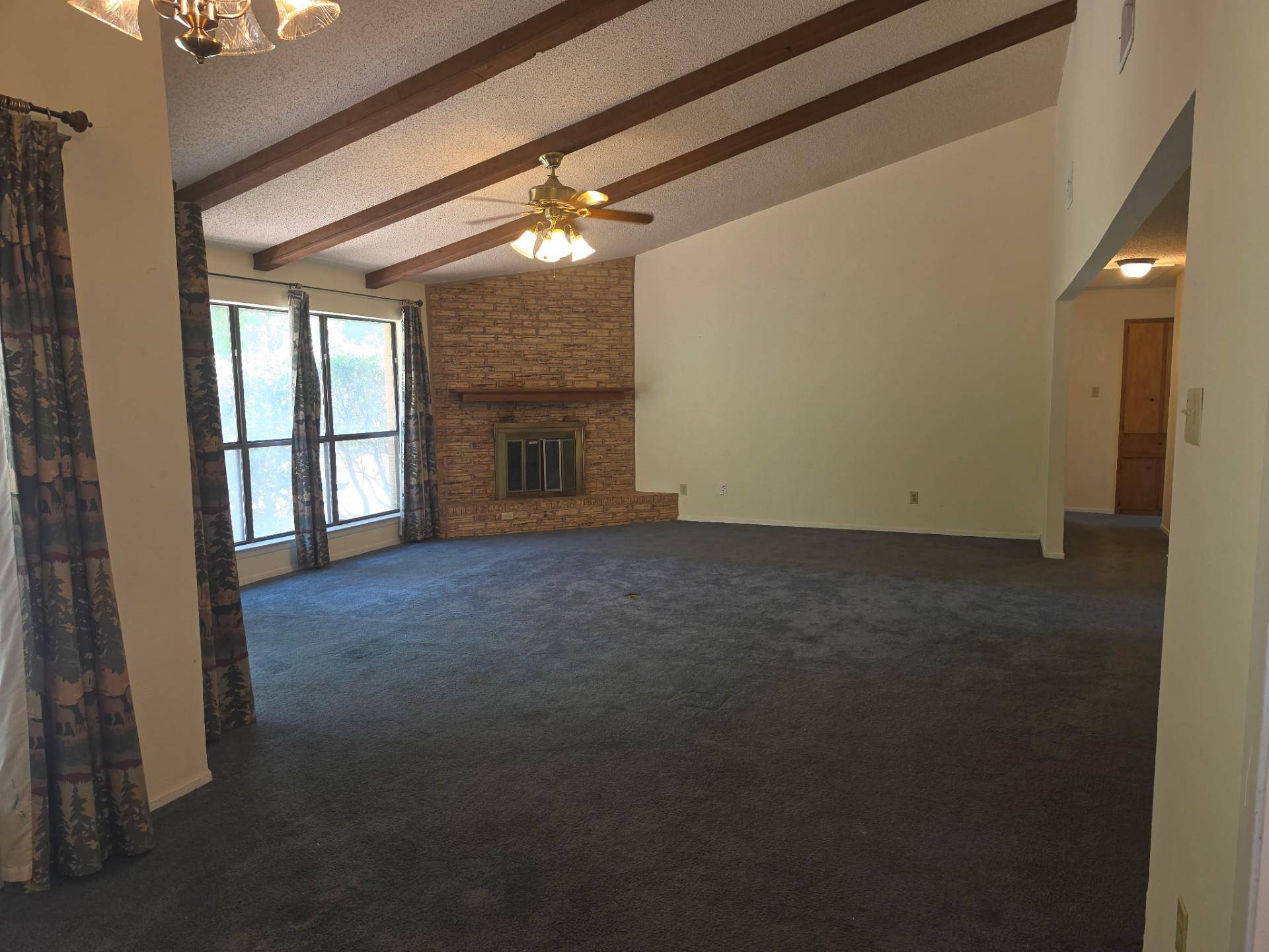 109 Pine Cone LN, Elgin, TX 78621