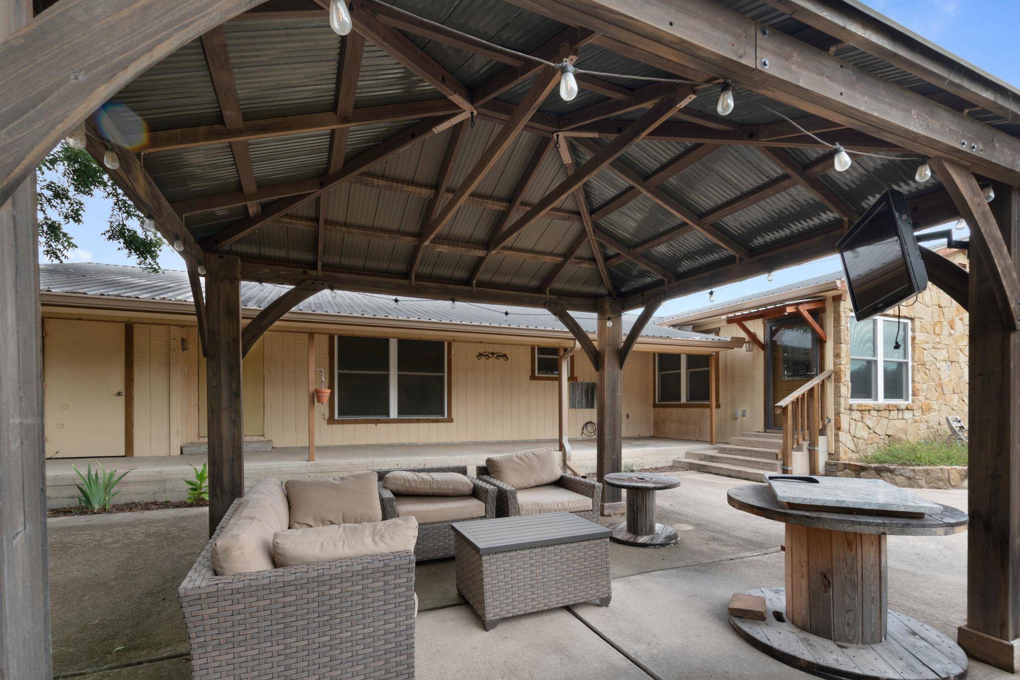 2742 County Road 1045, Lampasas, TX 76550