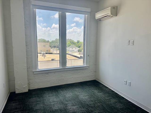 217 S River ST #200, Seguin, TX 78155