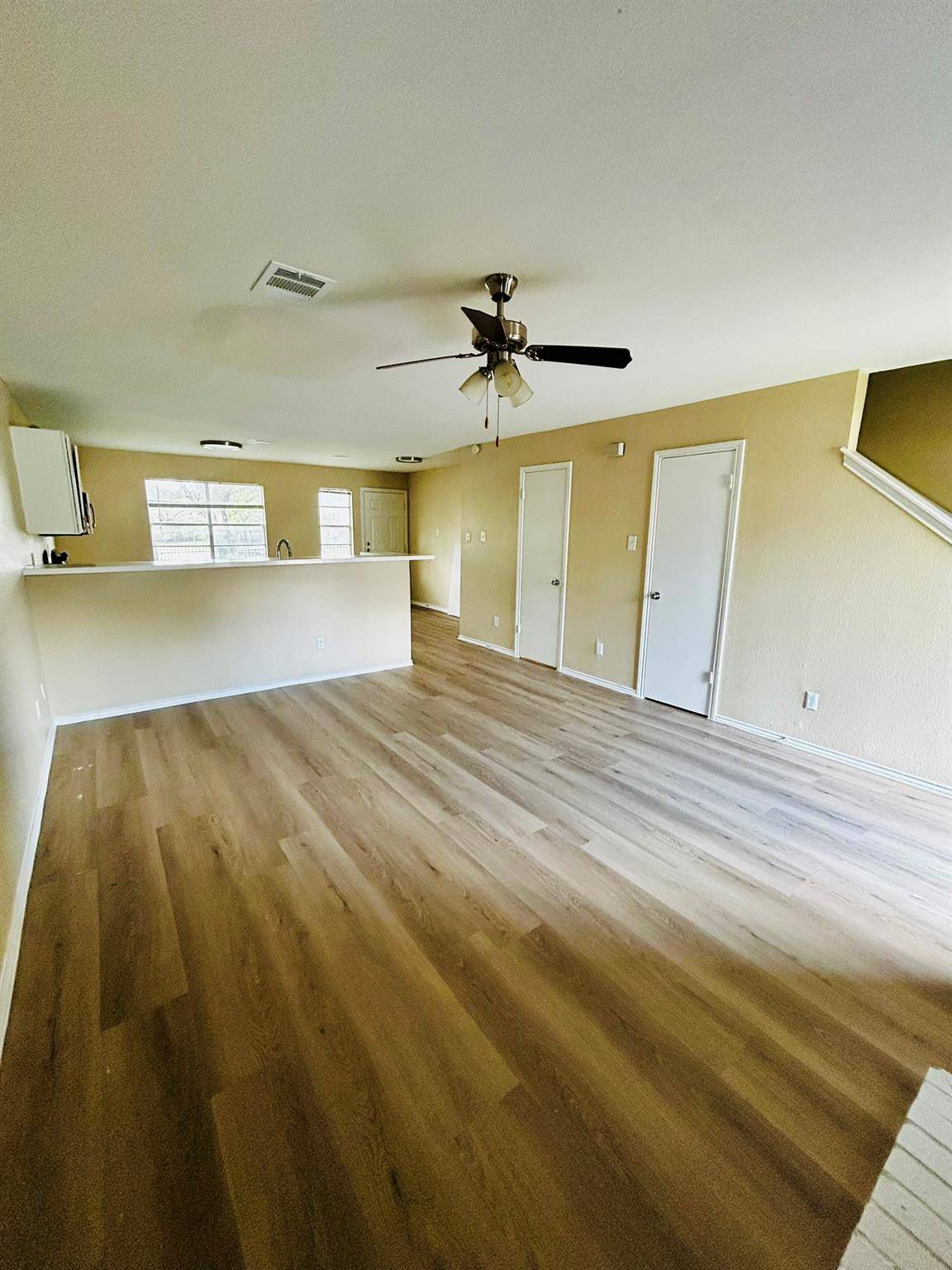 1841 River Crossing CIR #C, Austin, TX 78741