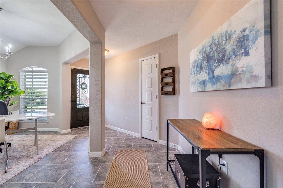 154 Screech Owl DR, Kyle, TX 78640
