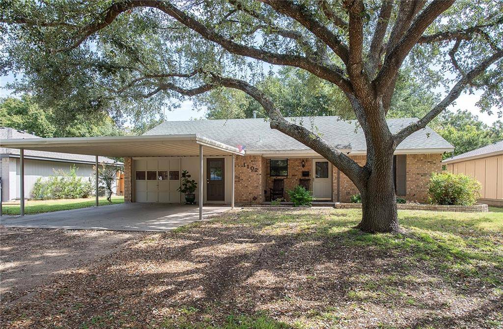 1102 Fowzer ST E, Taylor, TX 76574
