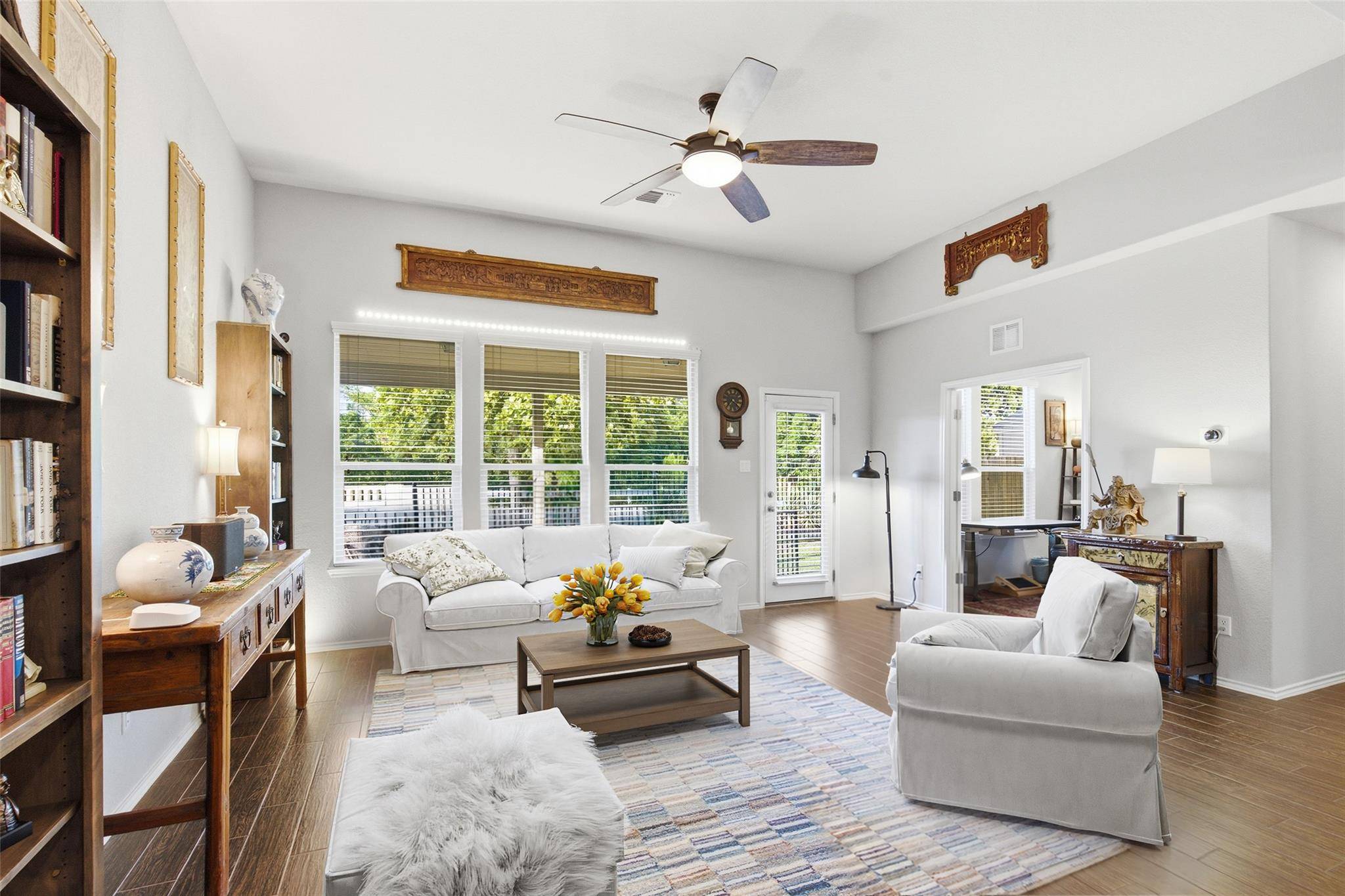 1050 Kenney Fort XING #13, Round Rock, TX 78665
