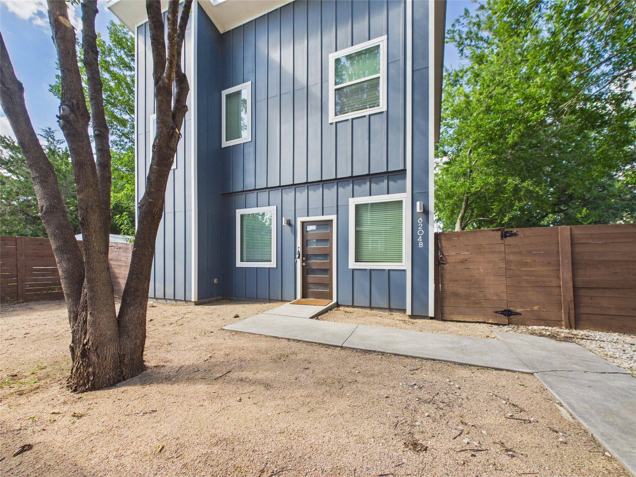 6204 Langham ST #B, Austin, TX 78741