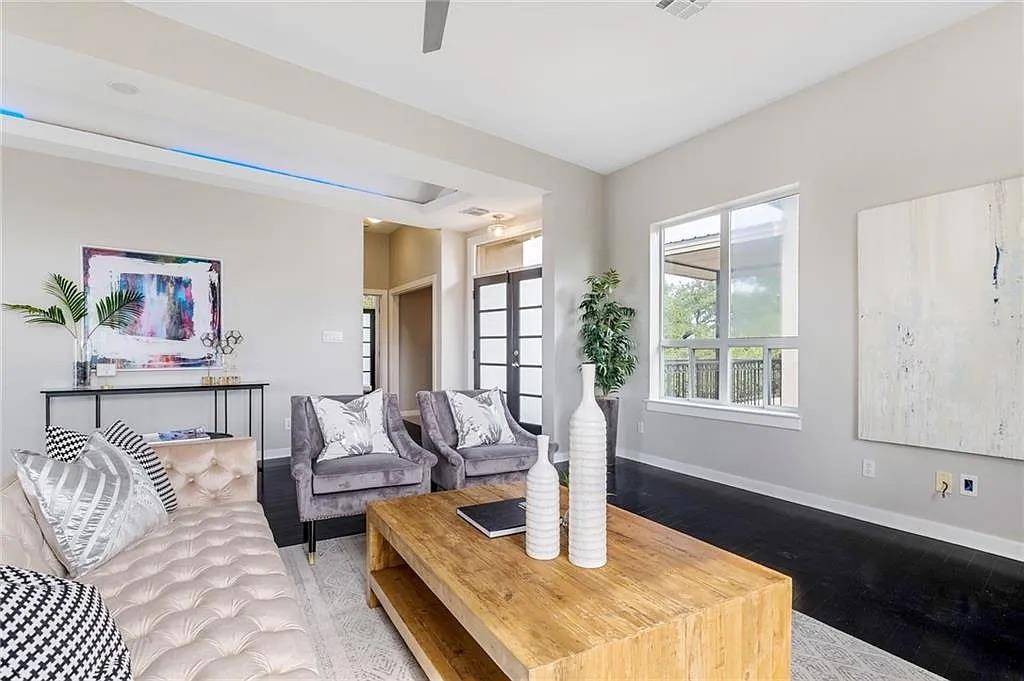 1310 S 1st ST #310, Austin, TX 78704