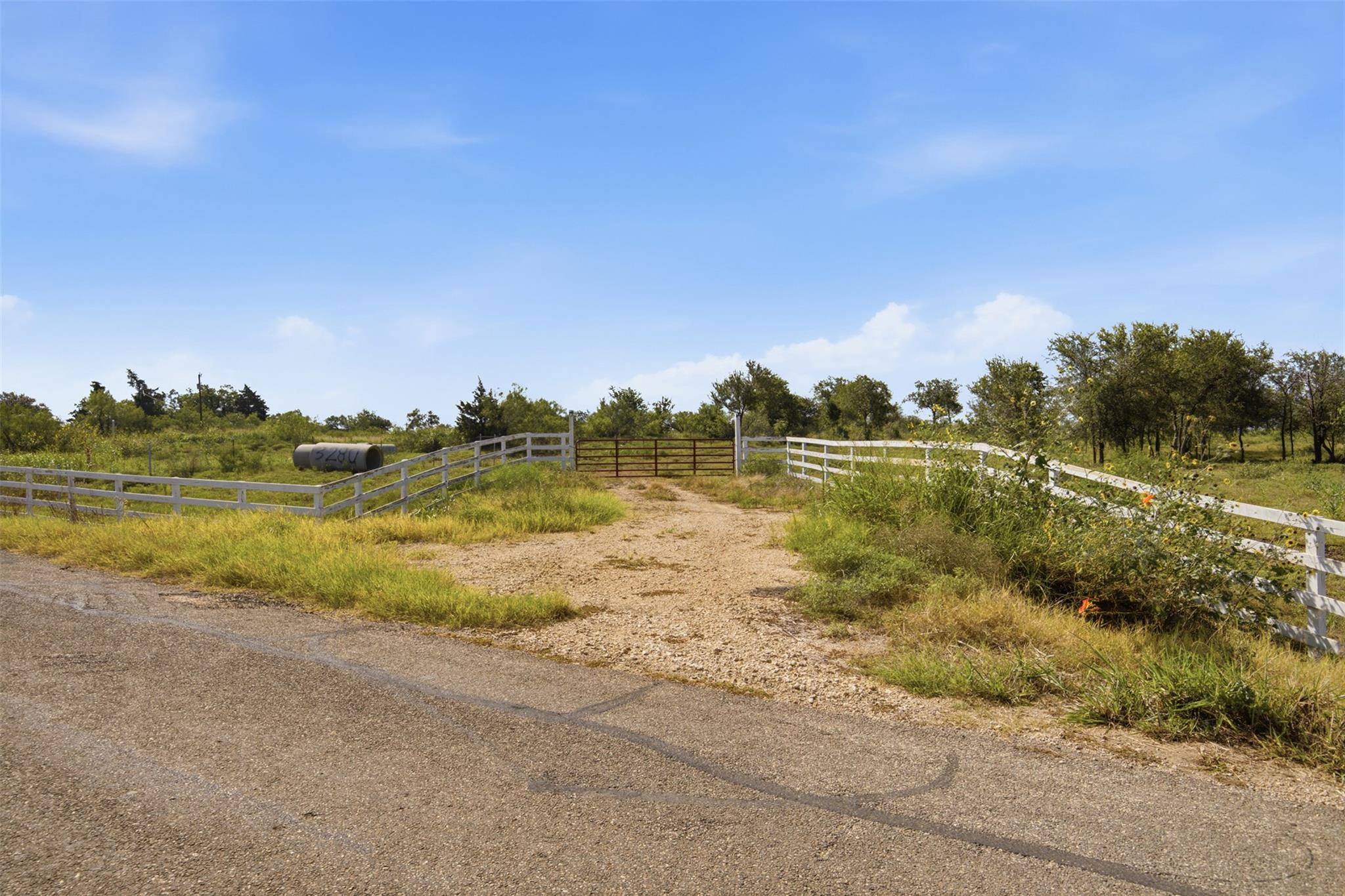 3240 County Road 466 RD, Elgin, TX 78621