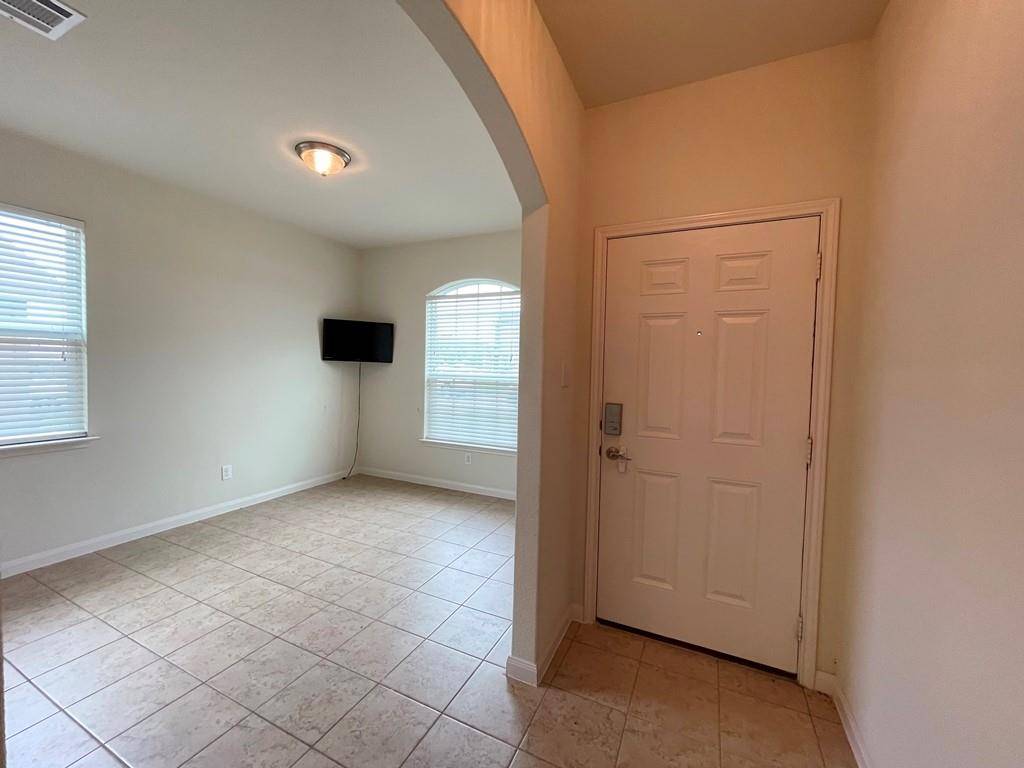 408 Farmer LN, Jarrell, TX 76537
