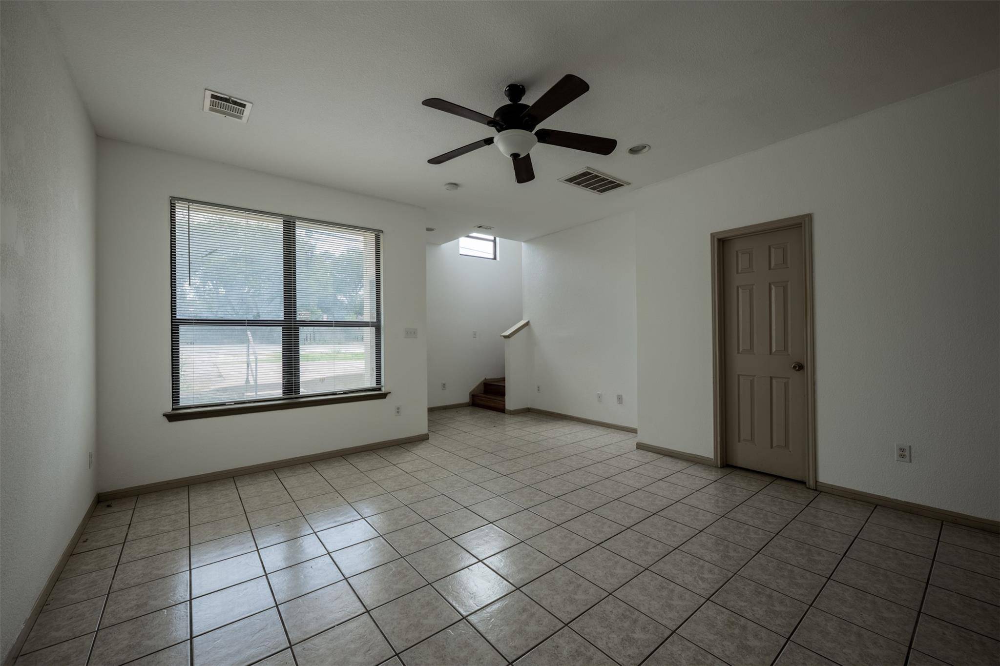 8901 Parkfield DR, Austin, TX 78758