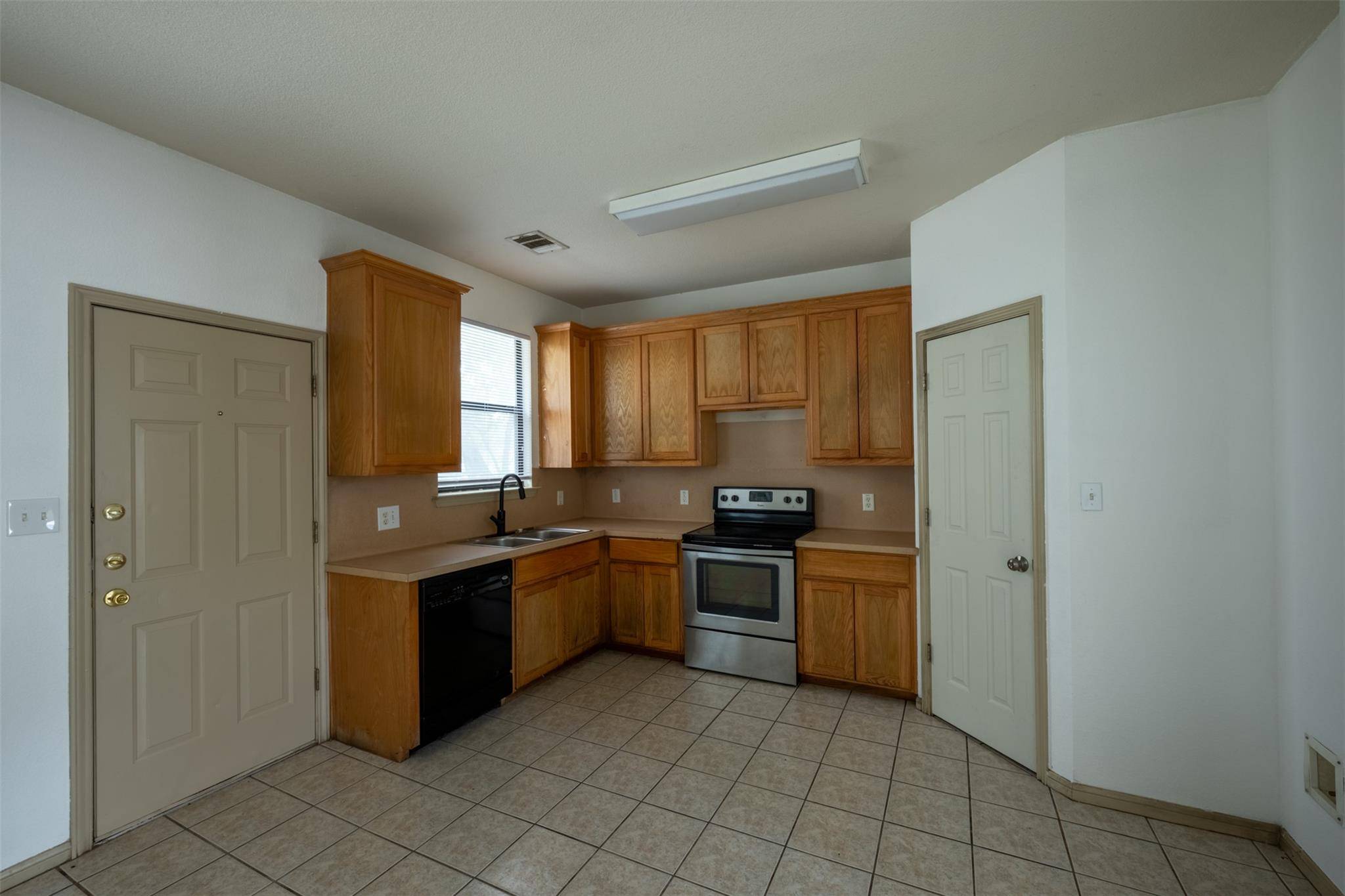 8901 Parkfield DR, Austin, TX 78758