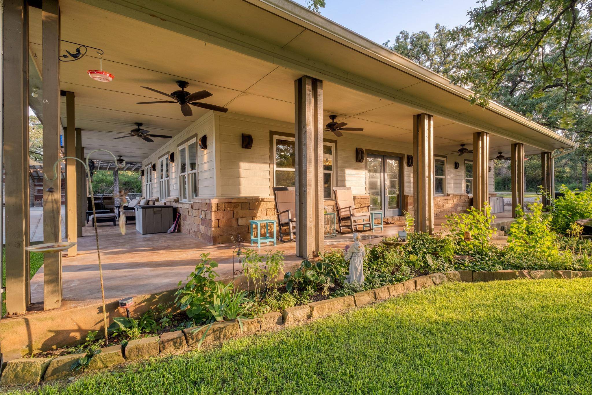 1474 County Road B, Lexington, TX 78947