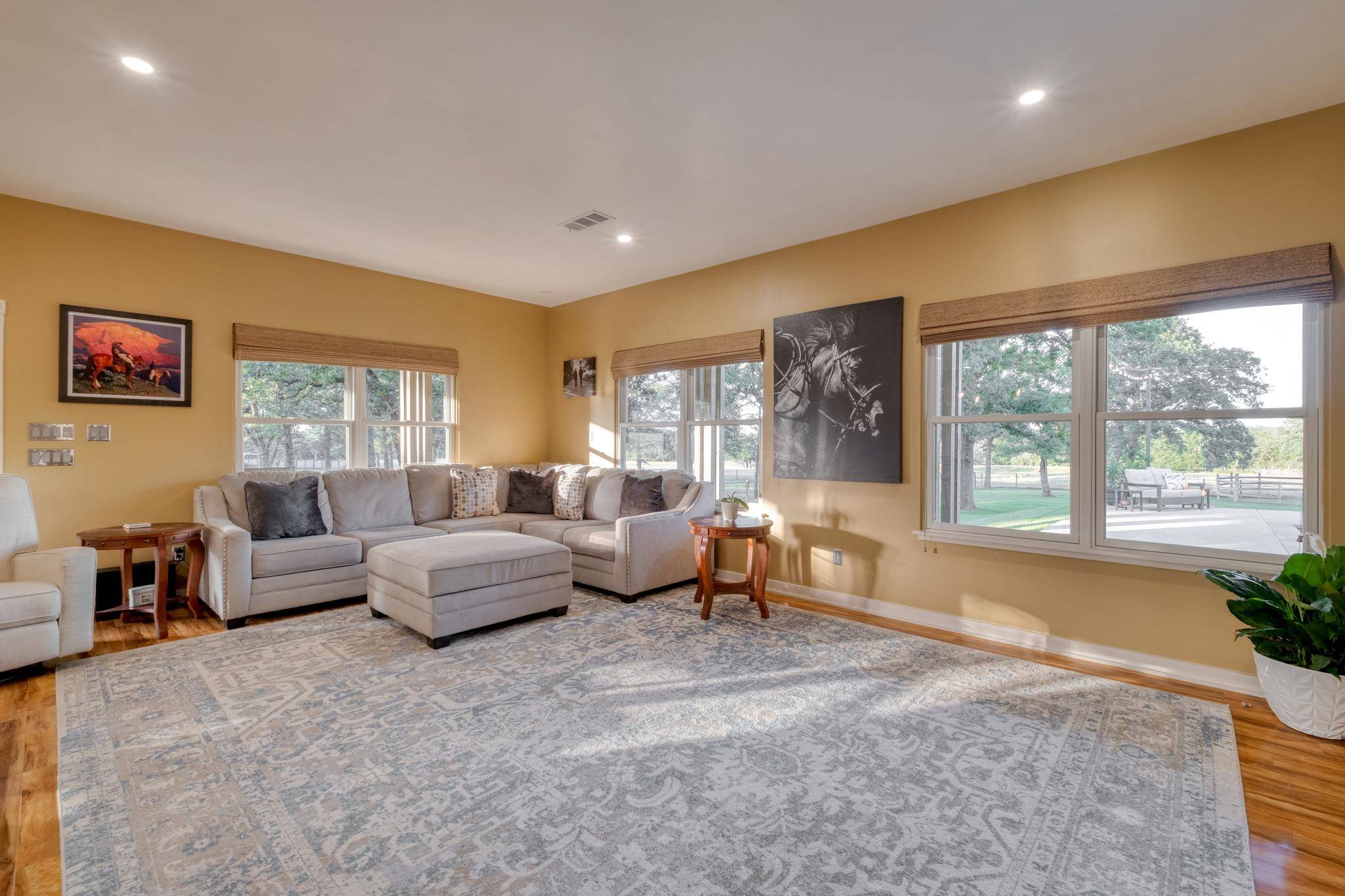 1474 County Road B, Lexington, TX 78947