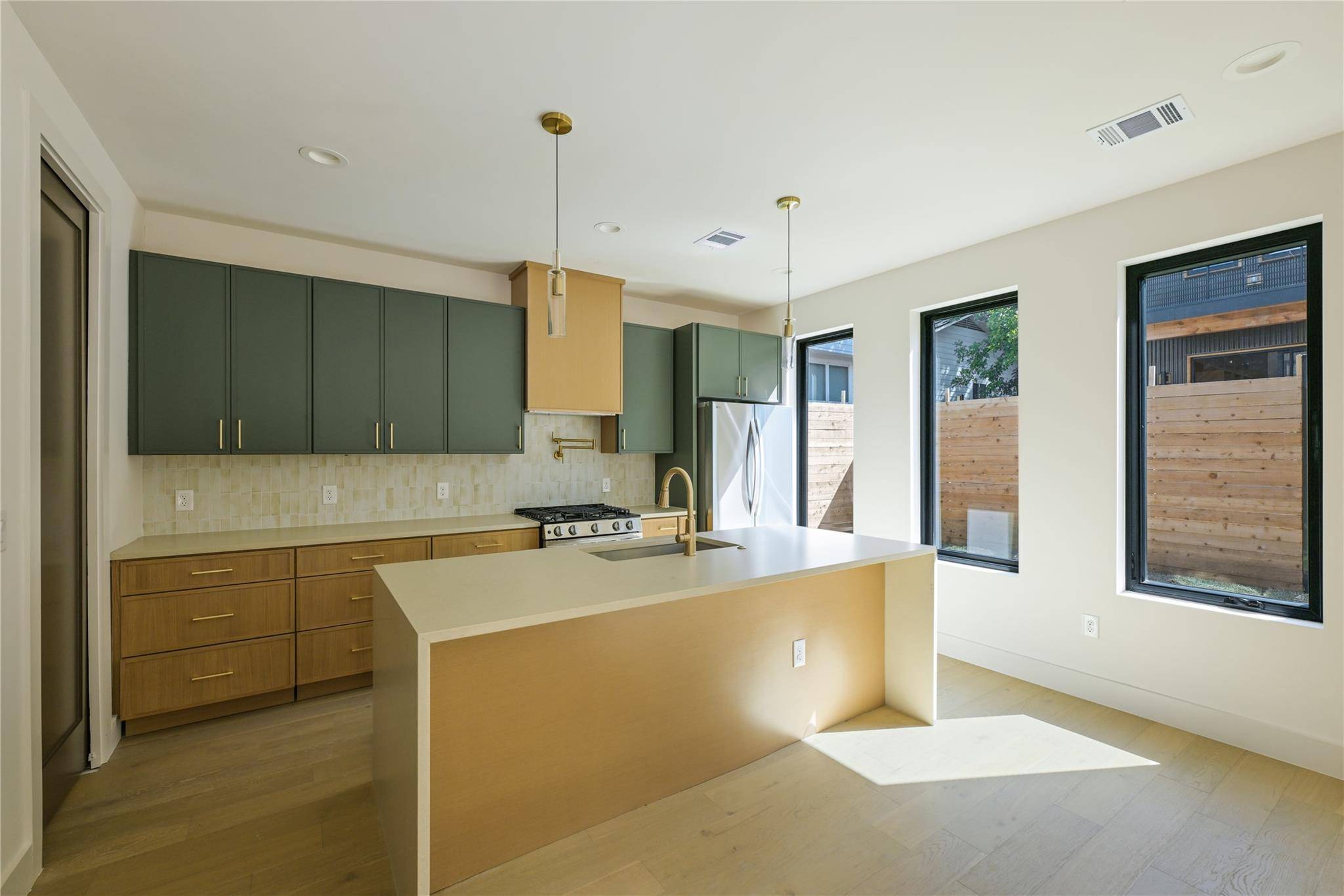 1606 Cedar Ave #B, Austin, TX 78702