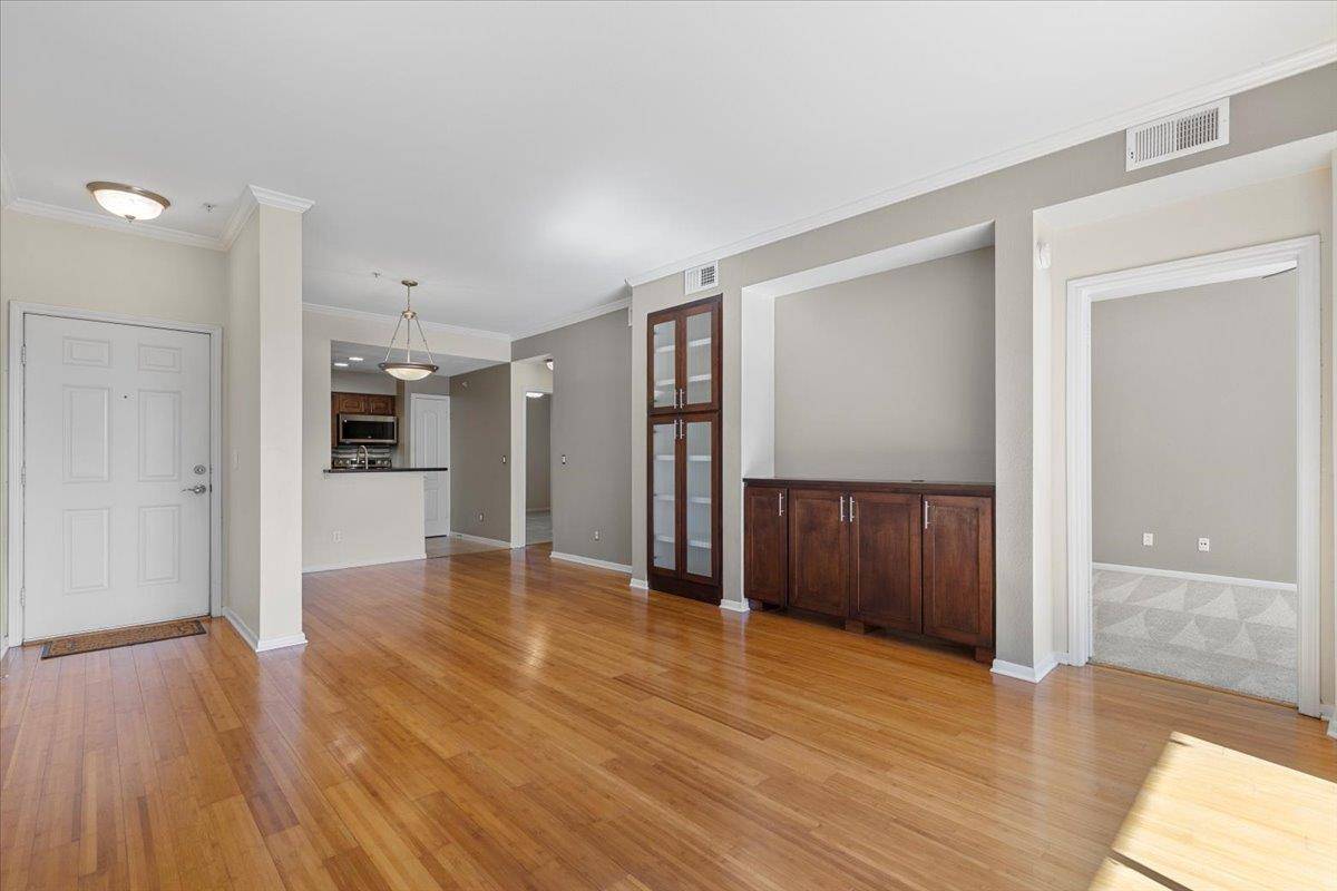 6000 Shepherd Mountain CV #A309, Austin, TX 78730