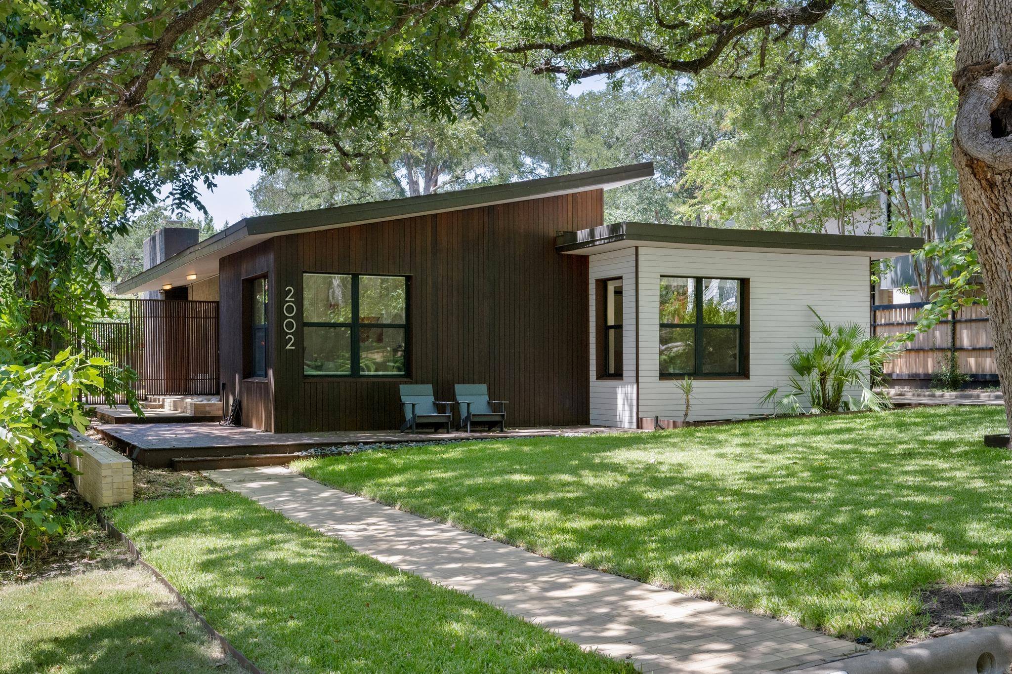 2002 Meadowbrook DR, Austin, TX 78703