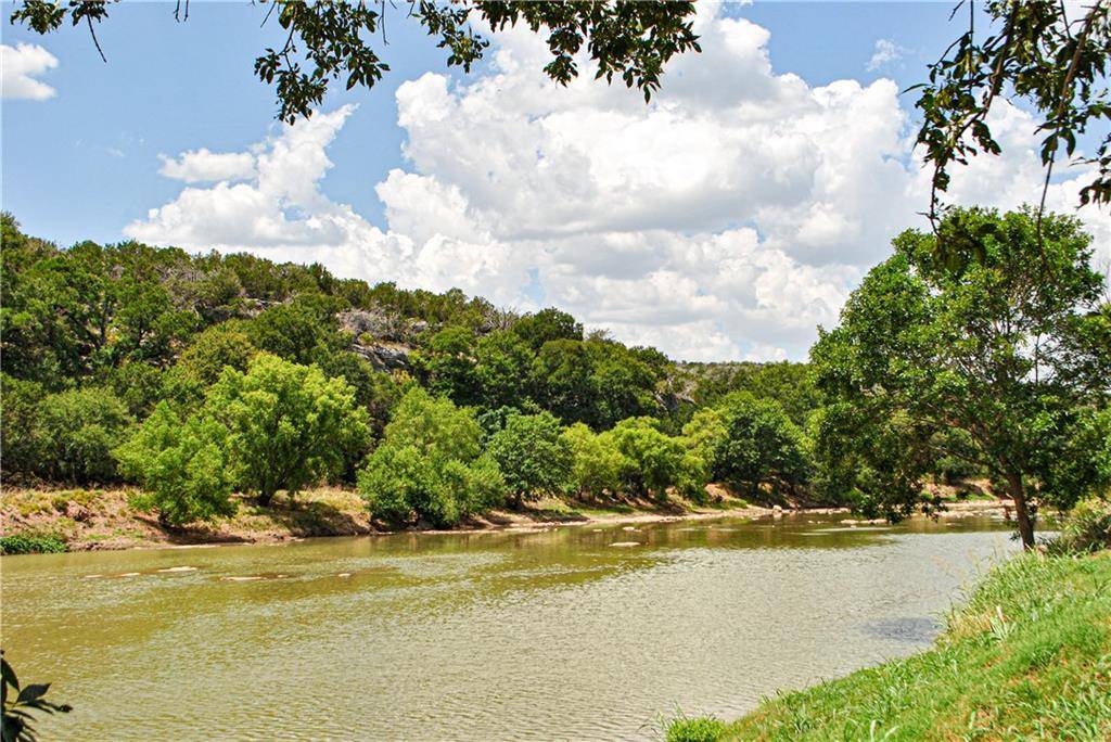 1416 N River RD, Lampasas, TX 76550