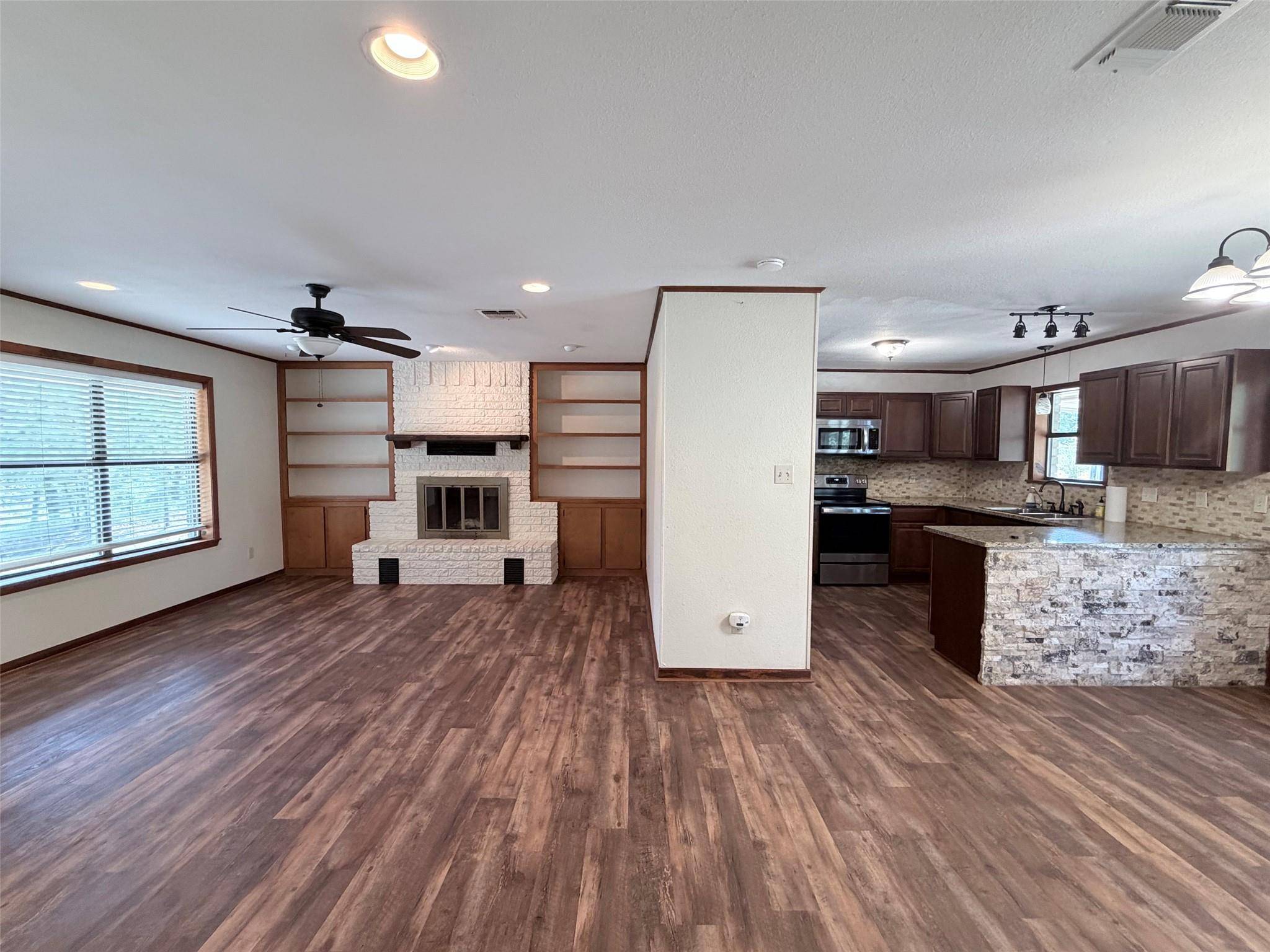 184 Affeld LN, Smithville, TX 78957