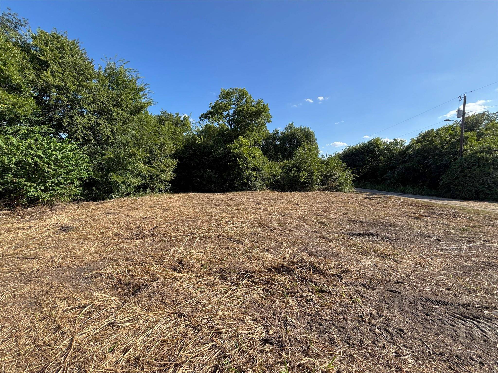 318 N Front ST, Holland, TX 76534