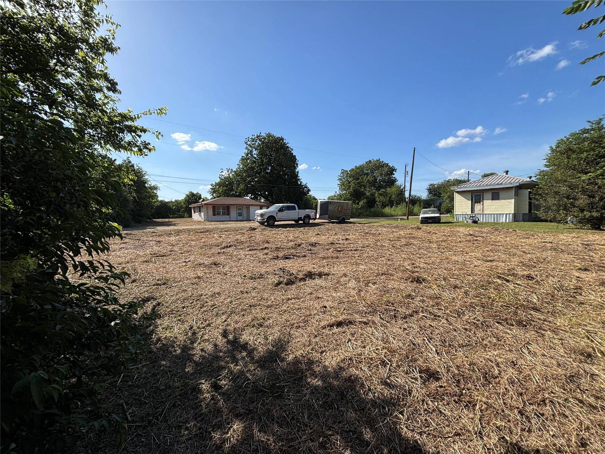 318 N Front ST, Holland, TX 76534