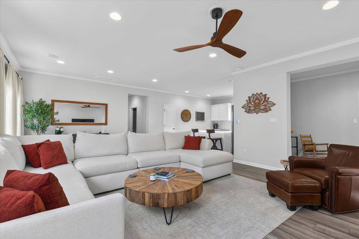 242 Trailside LN, Bastrop, TX 78602