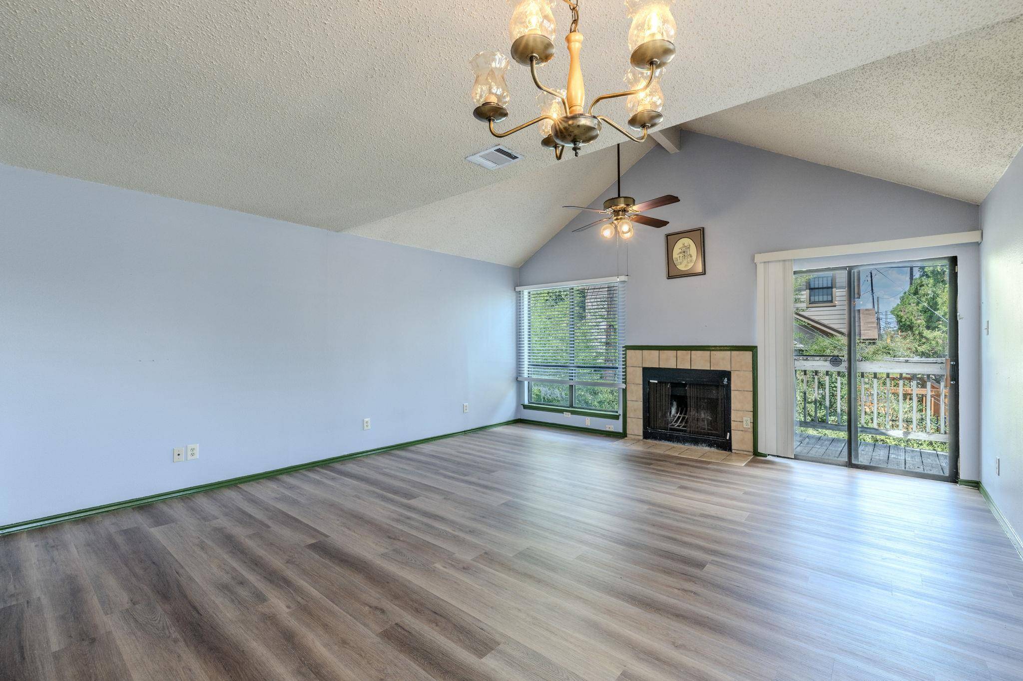 2000 Kenneth Ave #B, Austin, TX 78741