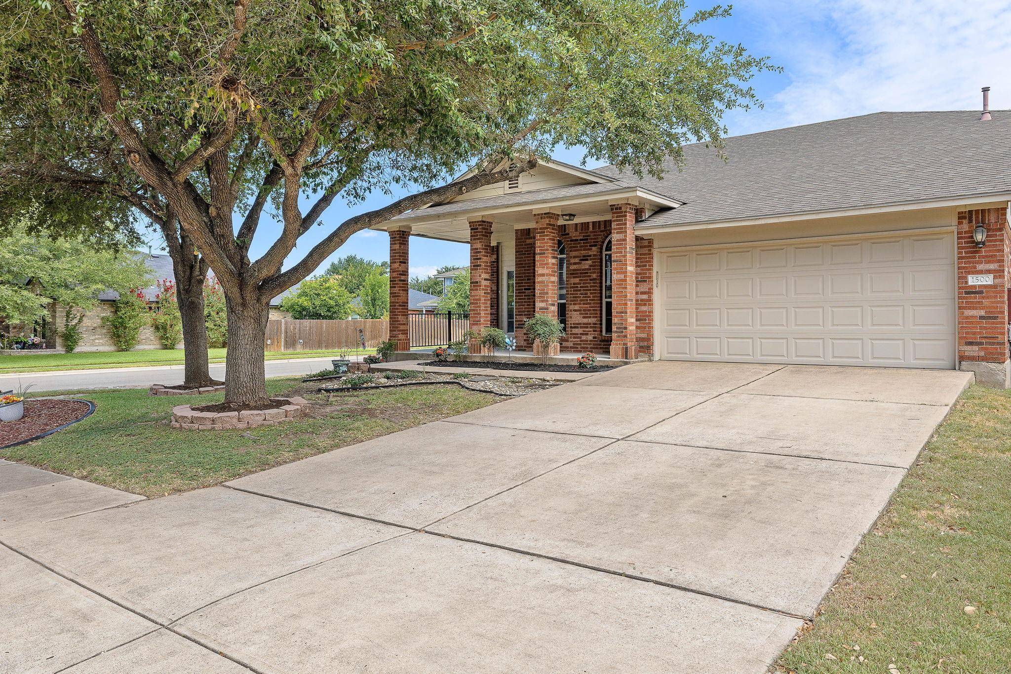 1500 Jackie Robinson PL, Round Rock, TX 78665