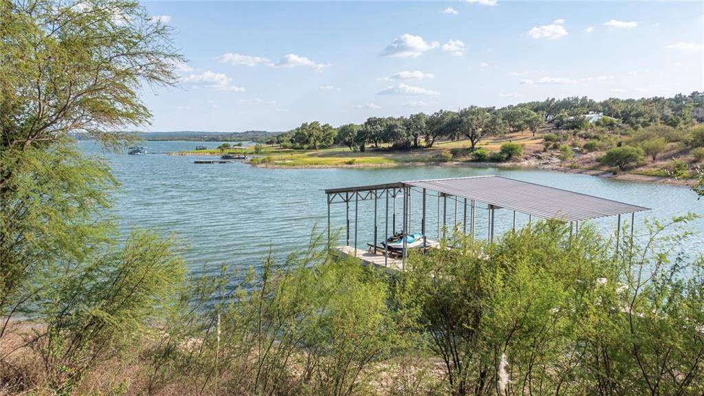 115 Glendale RD, Spicewood, TX 78669