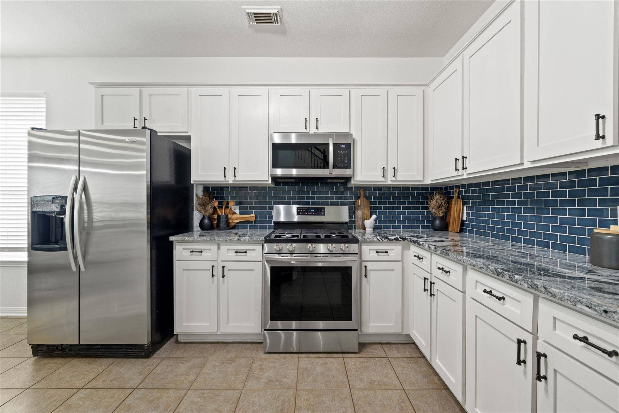 1712 Lynnville TRL, Austin, TX 78727