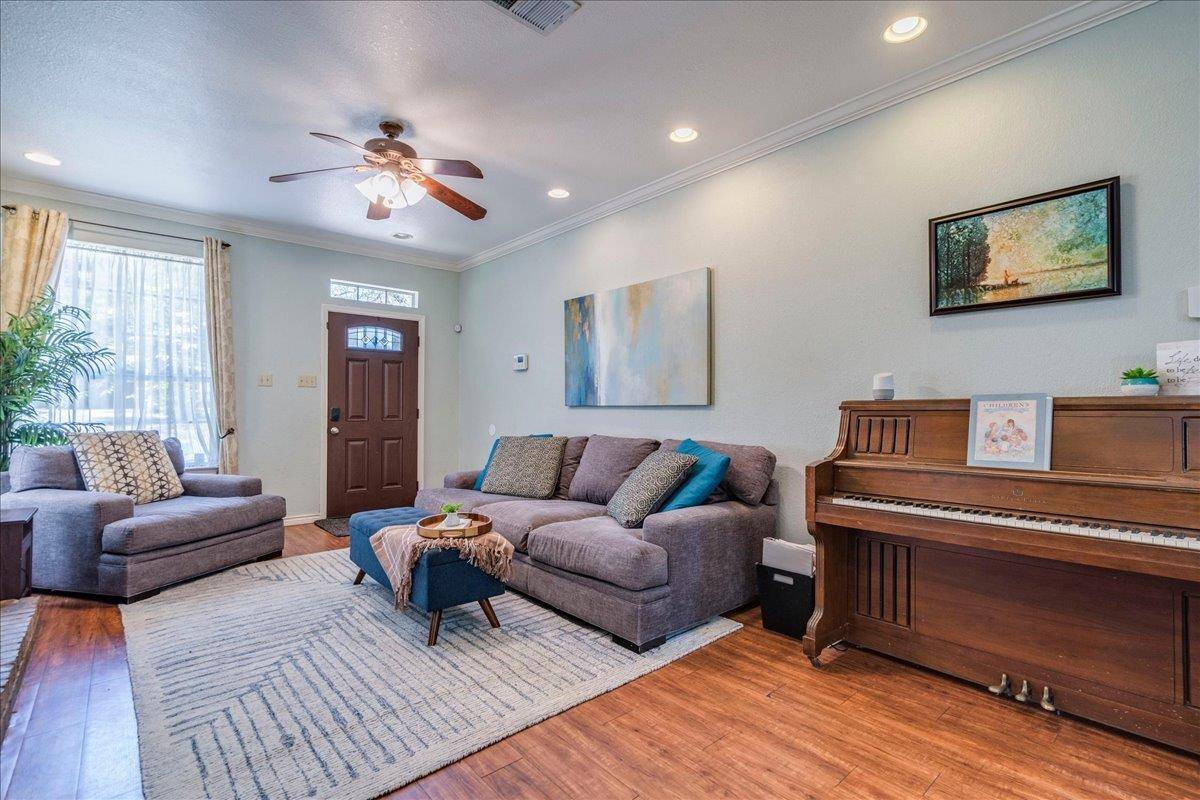 7519 Windrush DR, Austin, TX 78729