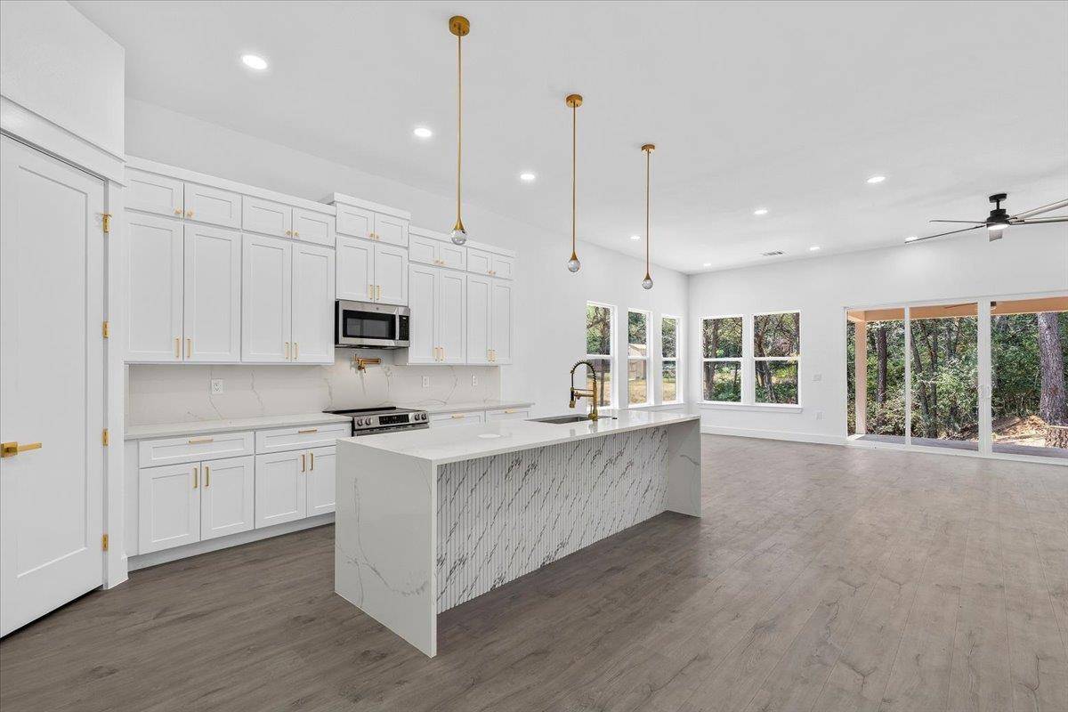 112 N Pohakea DR, Bastrop, TX 78602