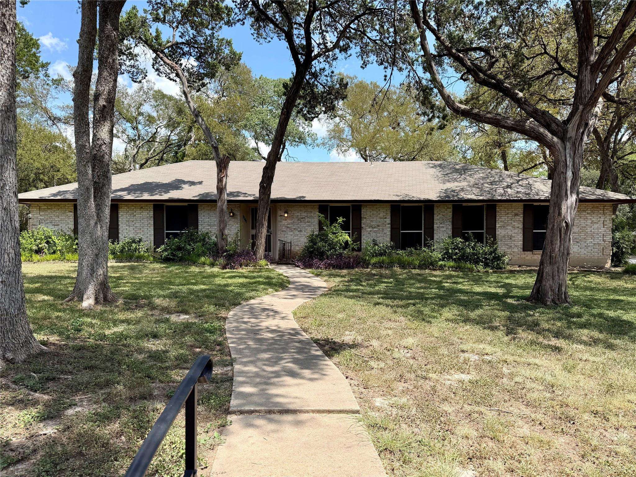 9309 Heatherwood DR, Austin, TX 78748