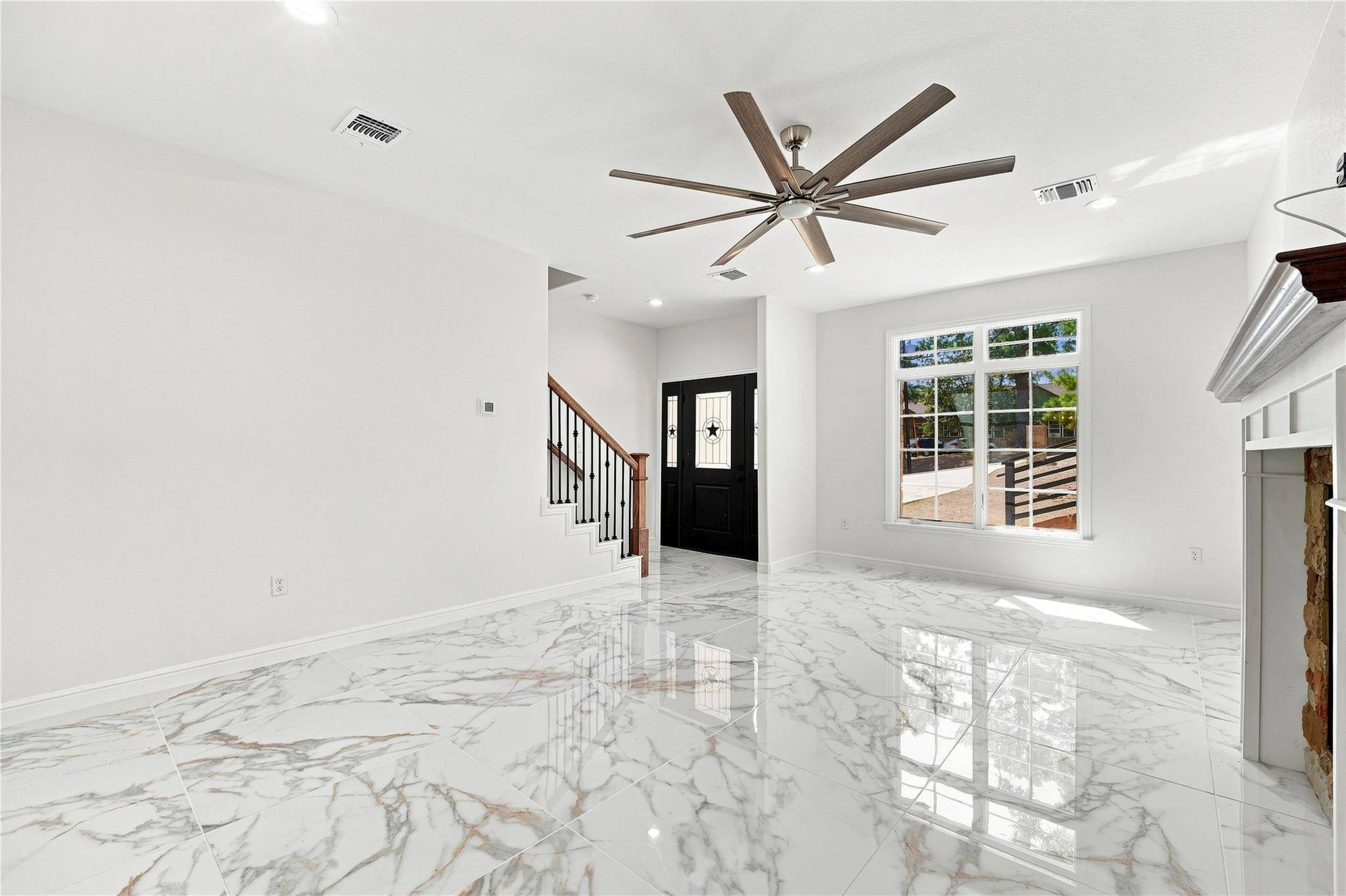 212 Makaha DR, Bastrop, TX 78602