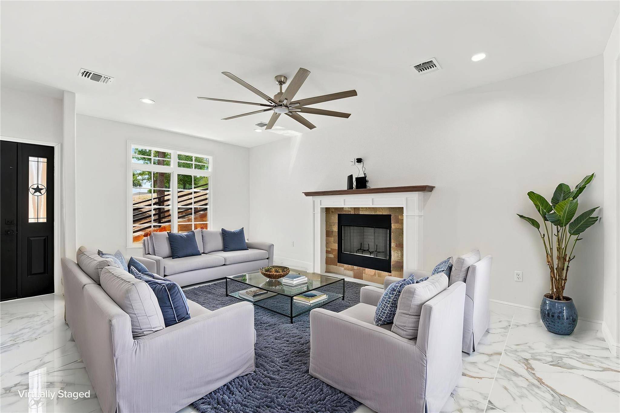 212 Makaha DR, Bastrop, TX 78602
