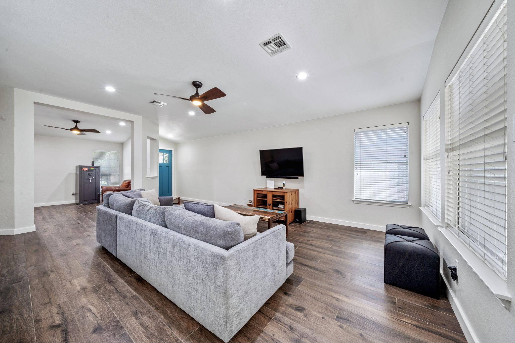 8809 Corran Ferry DR, Austin, TX 78749
