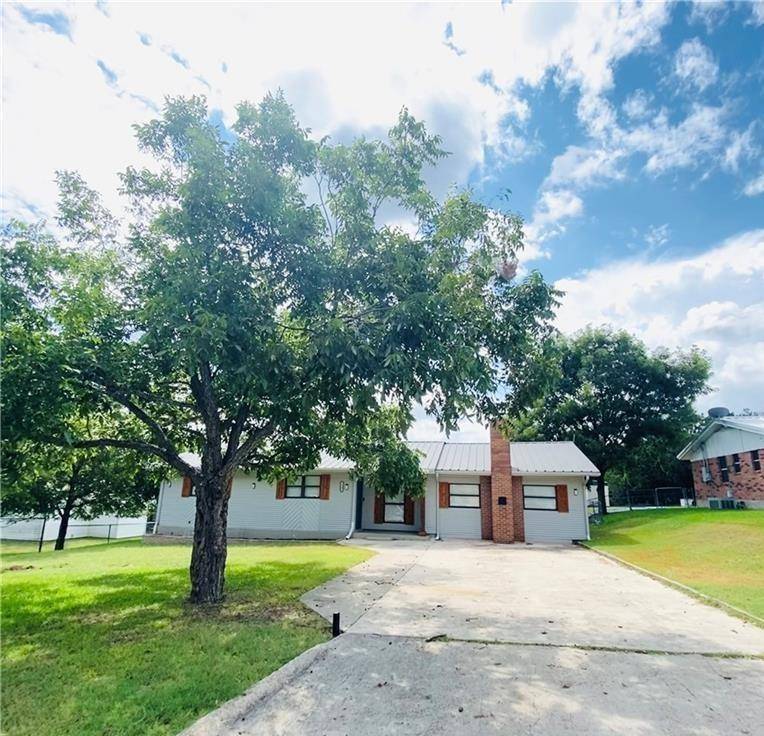 1204 W North Ave, Lampasas, TX 76550