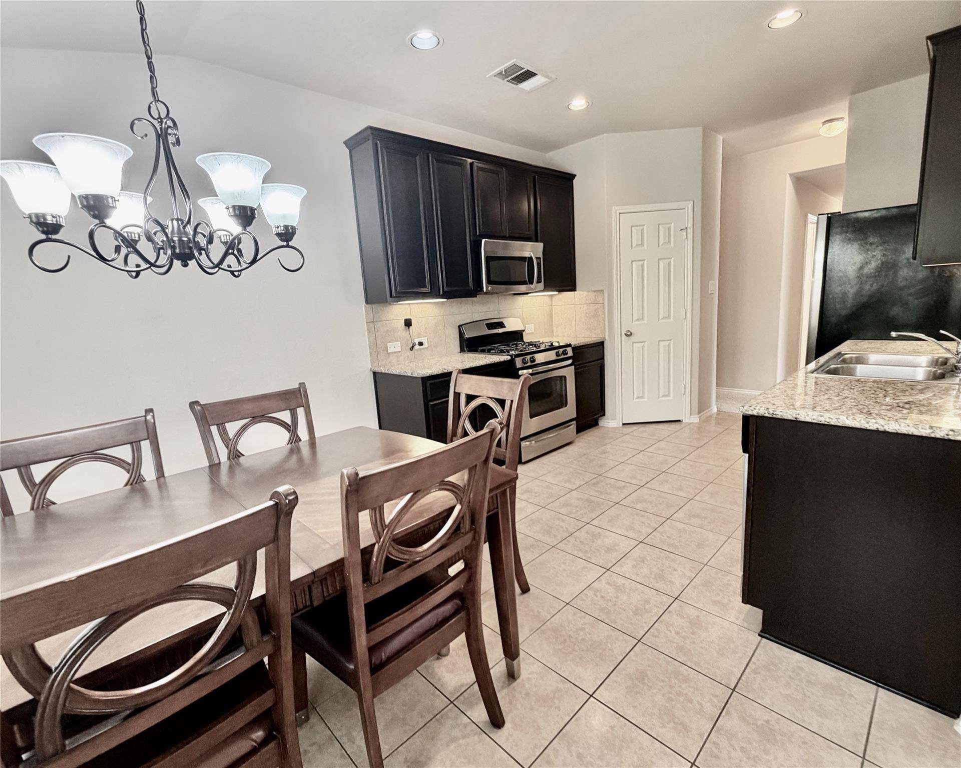8800 White Ibis DR #130, Austin, TX 78729