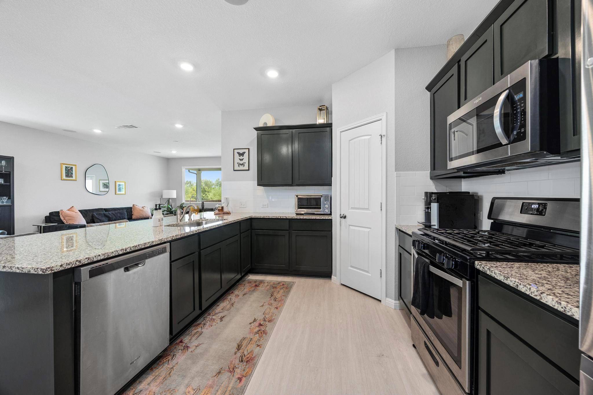 301 Brody LN, Georgetown, TX 78626