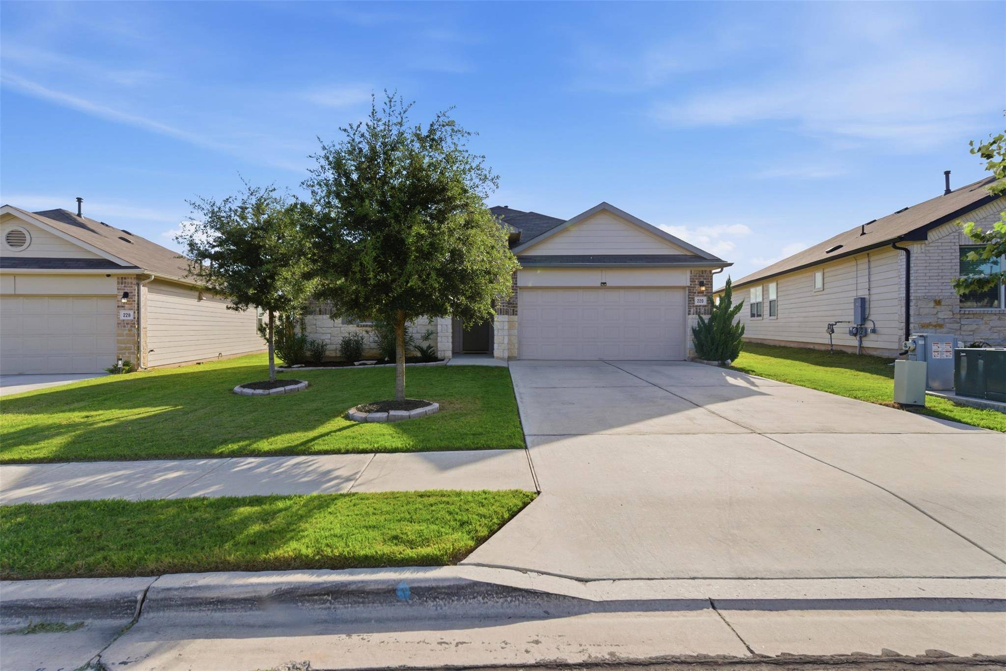 220 Apache Plum DR, Kyle, TX 78640